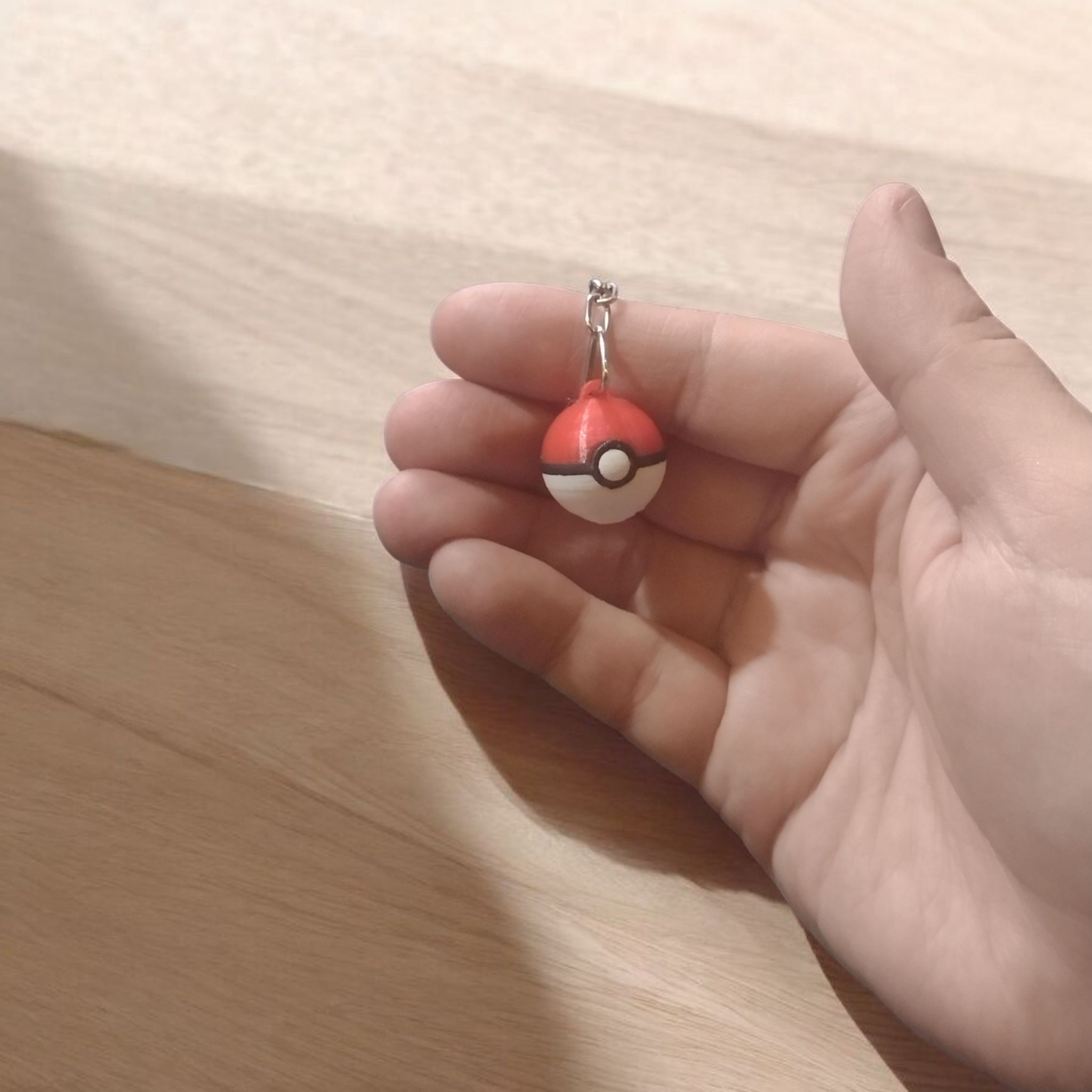 Llavero Pokebola en Mano